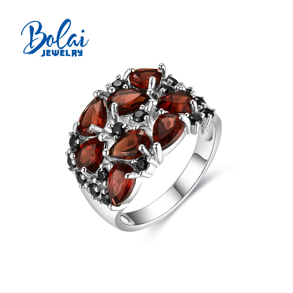 Birthstone Ring Set - Schlicht gestalteter Ring mit natürlichem Granat,